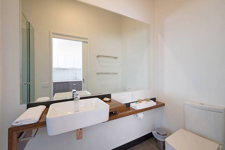 Room 25 of 42