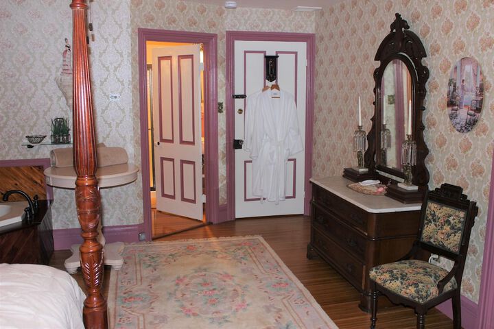 Room 2 of 69