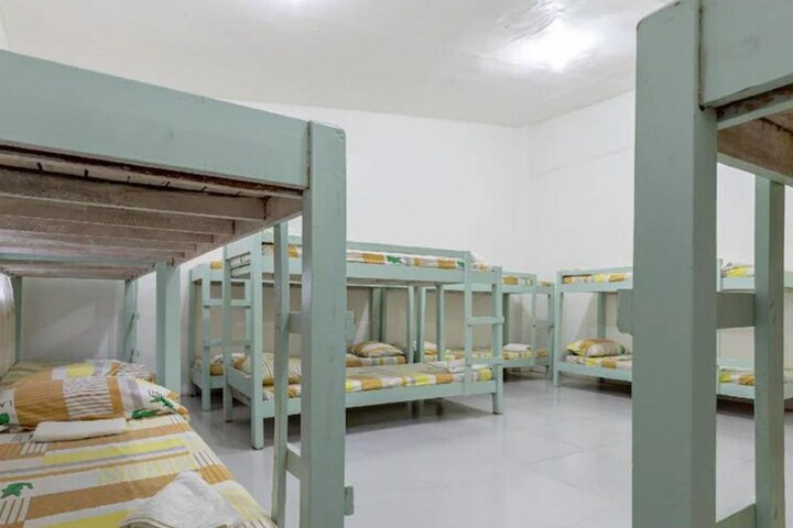 Room 9 of 16