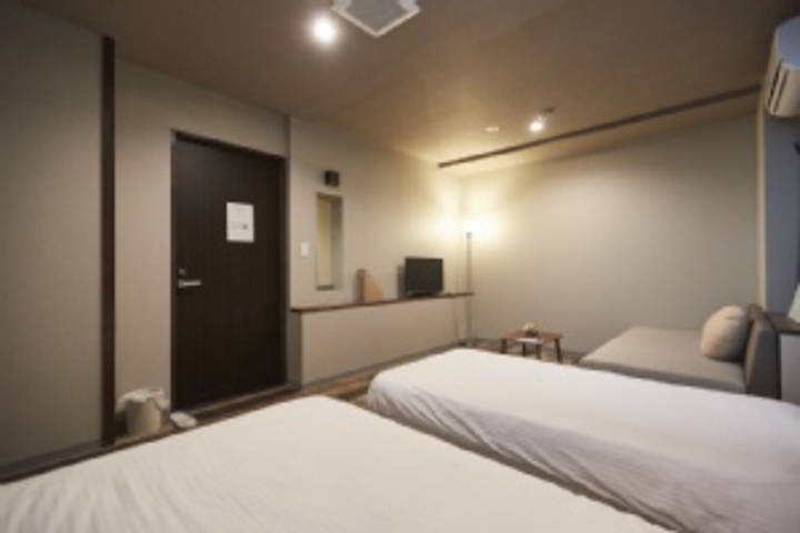 Room 103 of 288