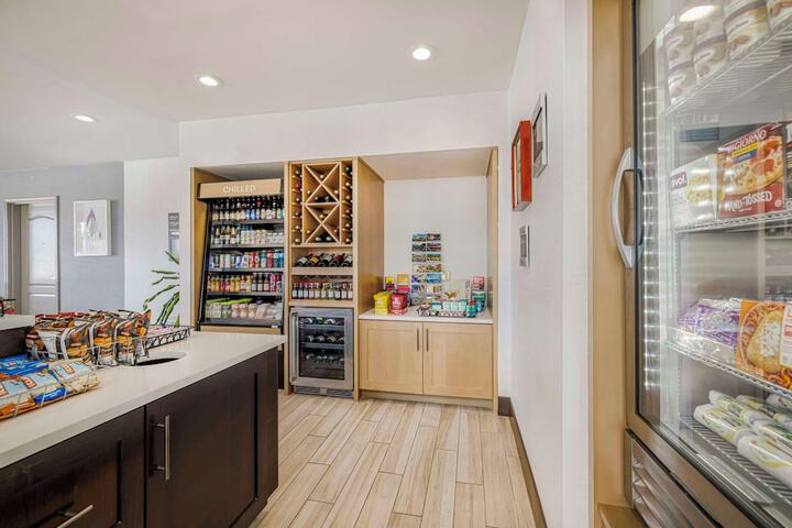 Snack bar