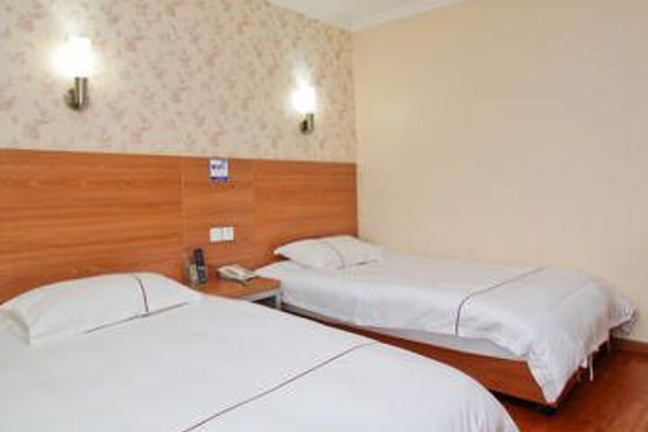 Room 9 of 12