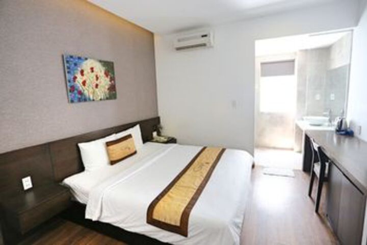 Room 19 of 64