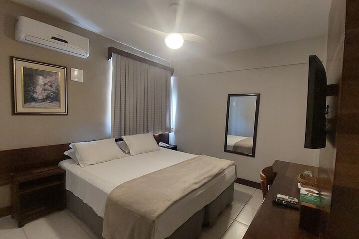Room 35 of 79