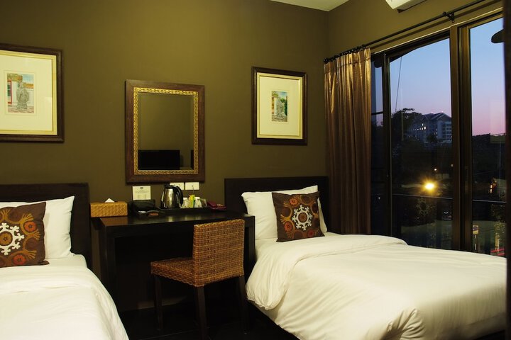 Room 9 of 65