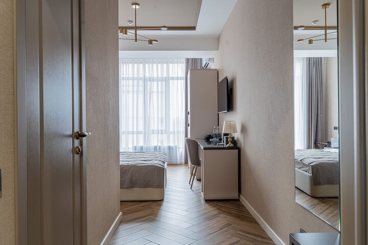 Room 4 of 66
