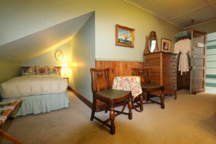 Room 13 of 90