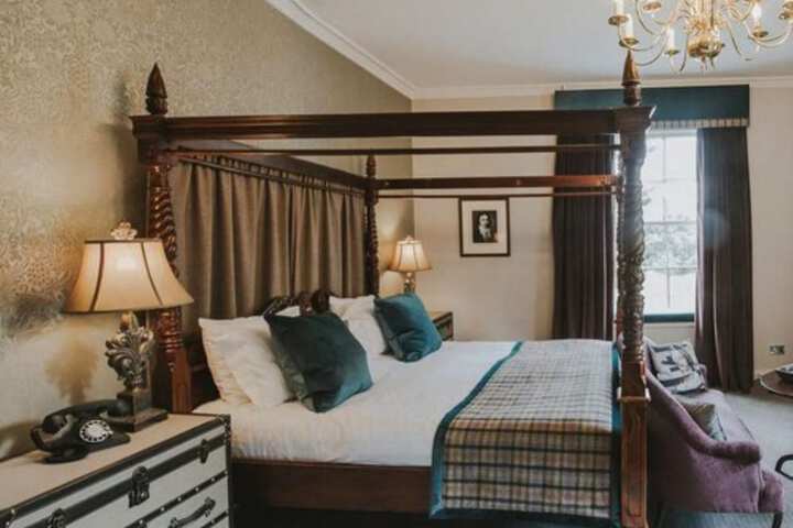 Room 9 of 62