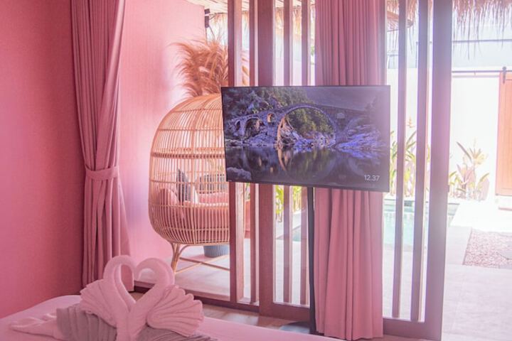 Room 4 of 19