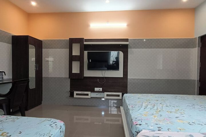 Room 13 of 35