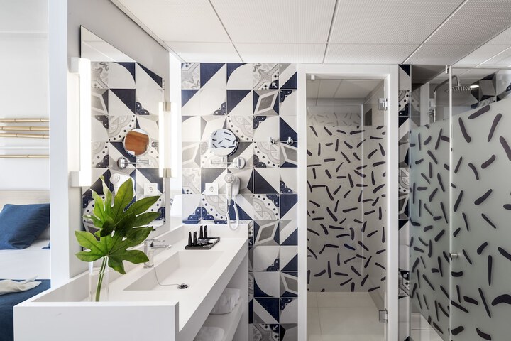 Clean Restrooms