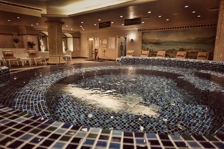 Pool 52 of 84