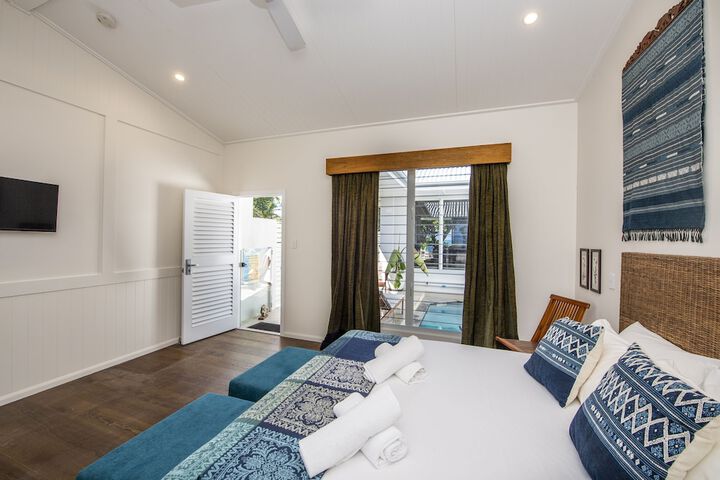 Room 2 of 12