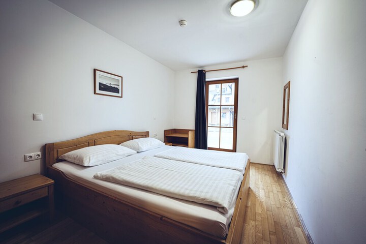Room 6 of 188