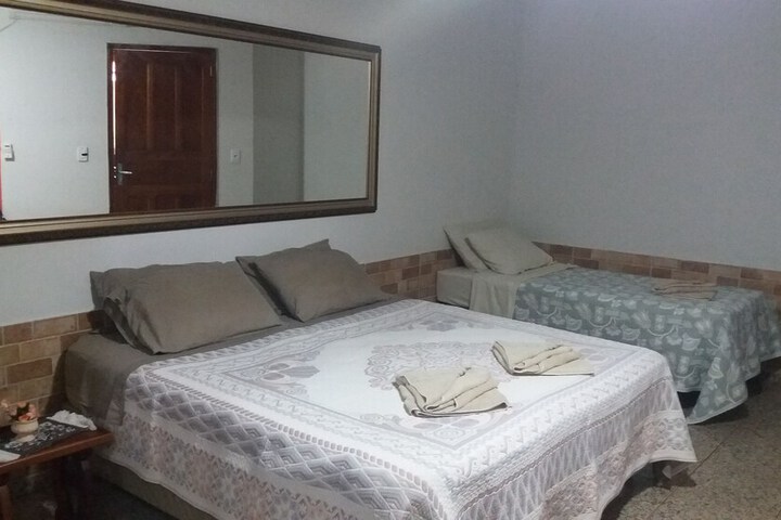 Room 4 of 25