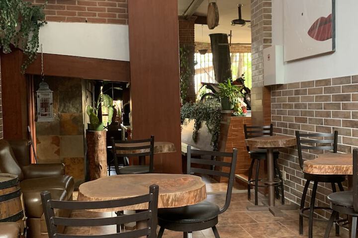 Lounge 151 of 230