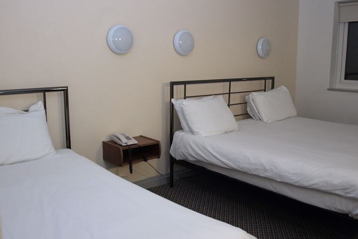 Room 68 of 236