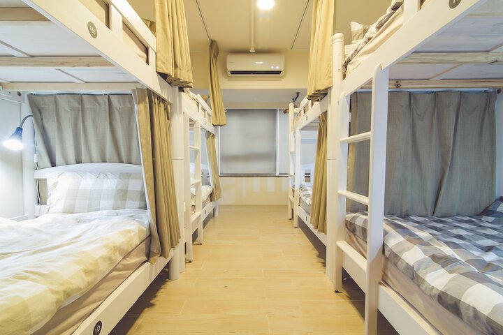 Room 9 of 39