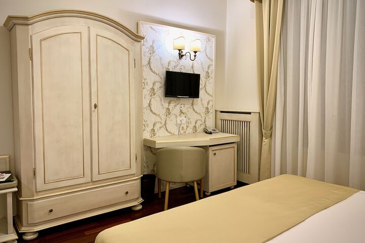 Room 14 of 112