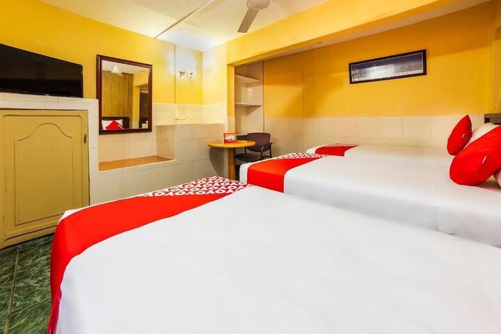 Room 14 of 33