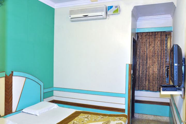 Room 7 of 27