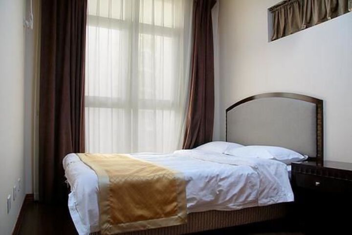Room 2 of 14