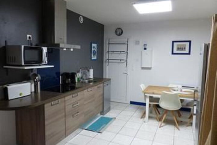 Room 11 of 24