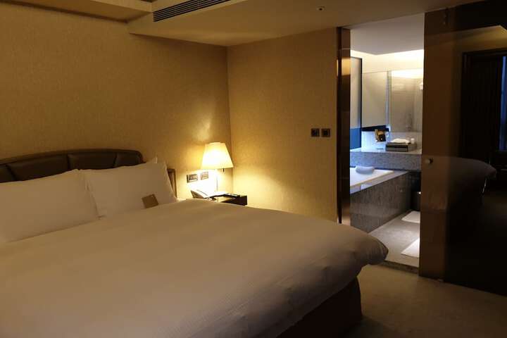 Room 34 of 99