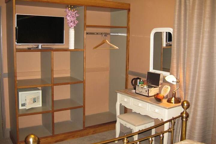 Room 6 of 54