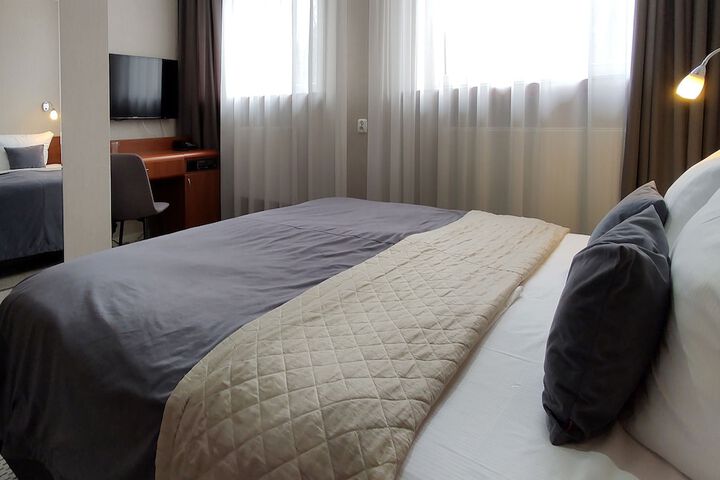 Room 10 of 74