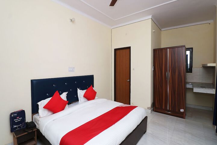 Room 10 of 21