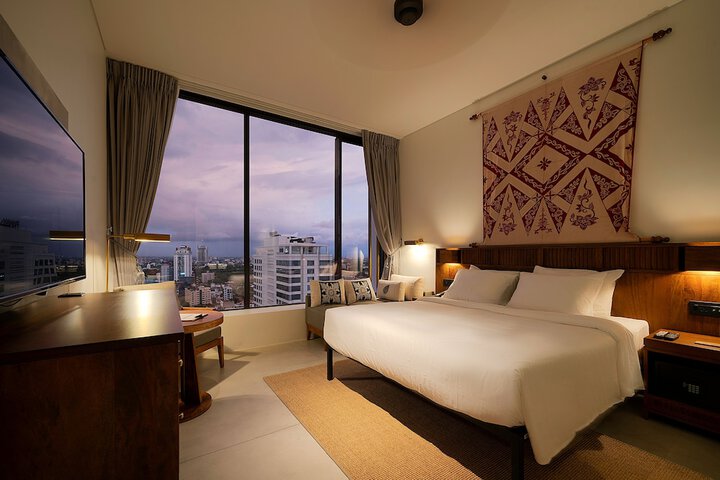 Room 6 of 35