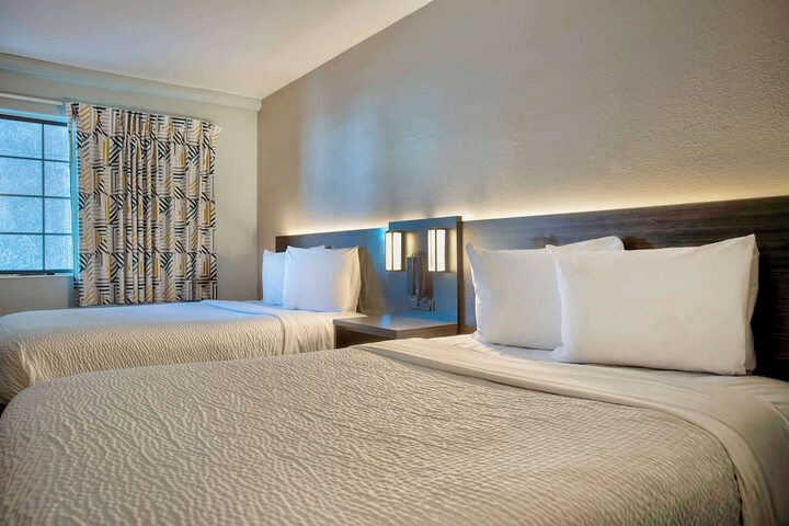 Room 44 of 99