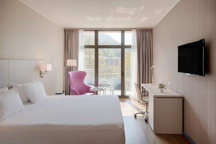 Room 48 of 105