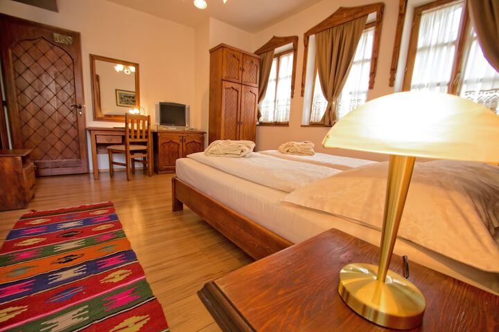 Room 13 of 29
