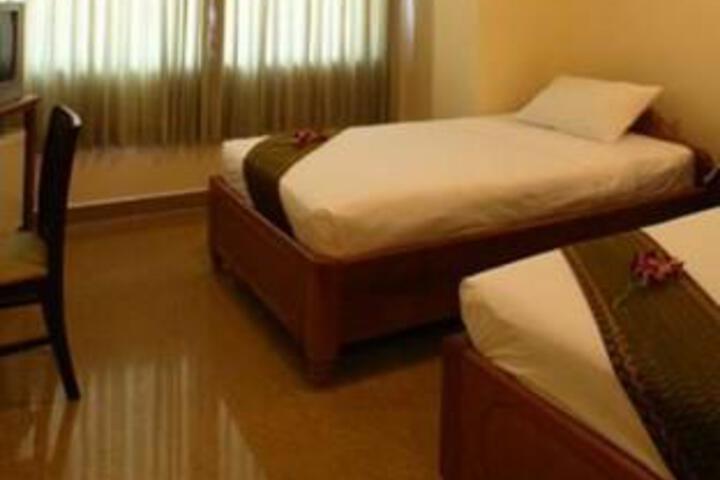 Room 2 of 6