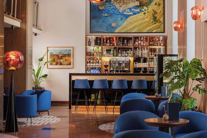 Lounge 57 of 70
