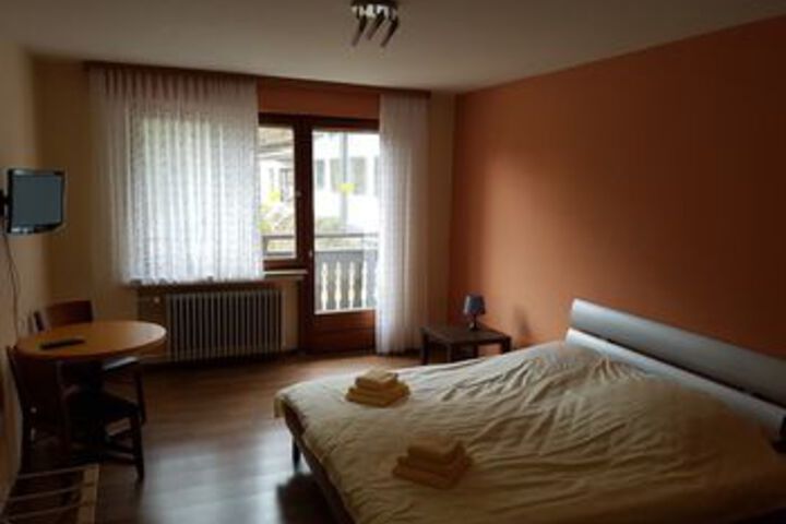 Room 11 of 20