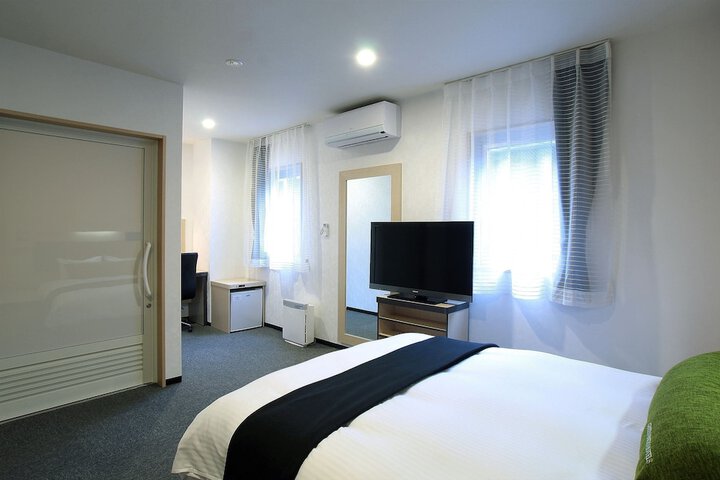 Room 16 of 66