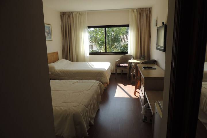Room 27 of 66