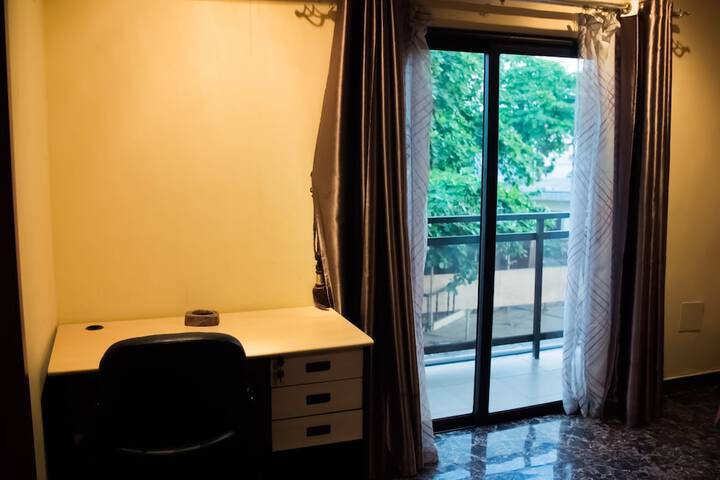 Room 9 of 21