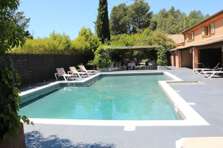 Pool 14 of 61