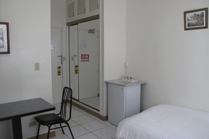 Room 8 of 51