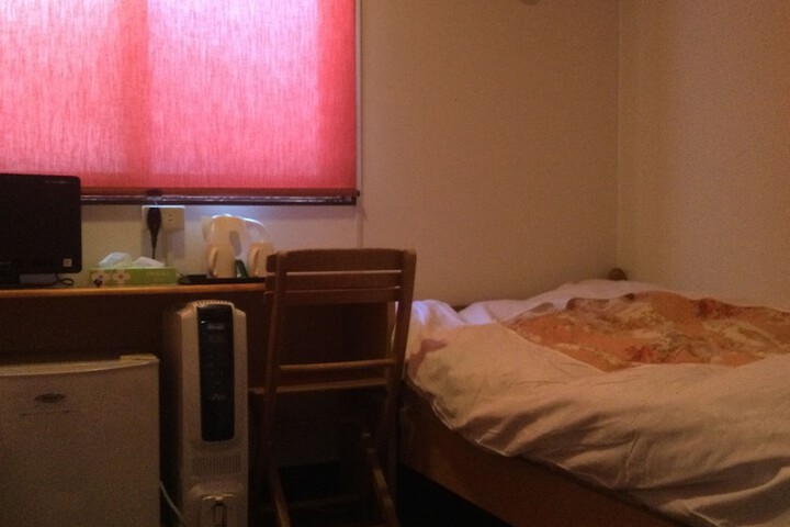 Room 5 of 34