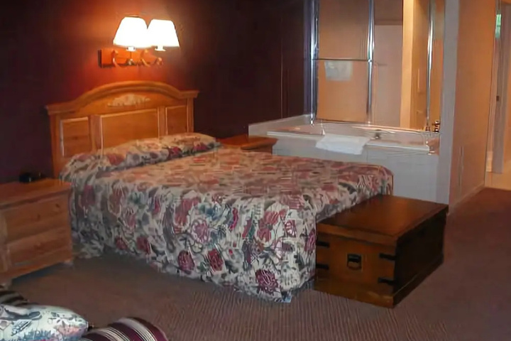 Room 2 of 12