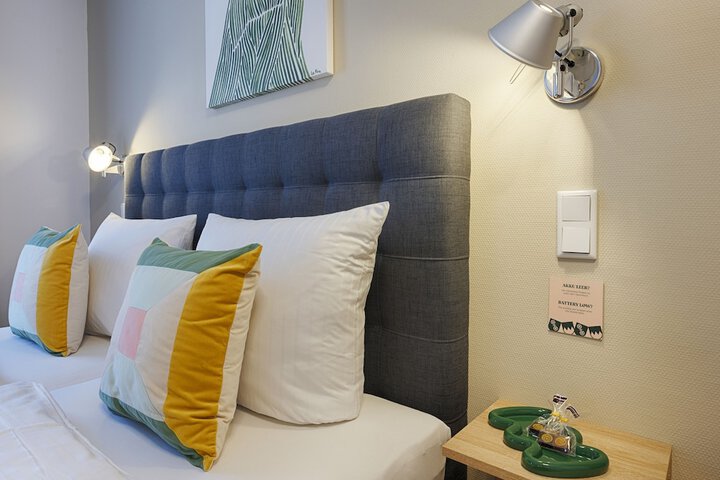Room 10 of 25