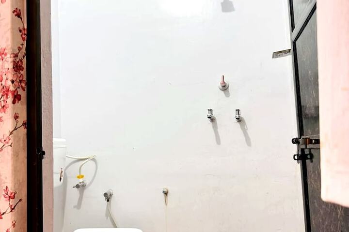 Room 14 of 20