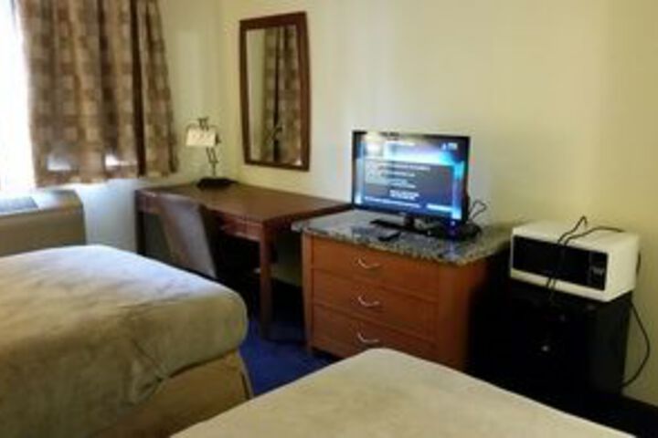 Room 5 of 9