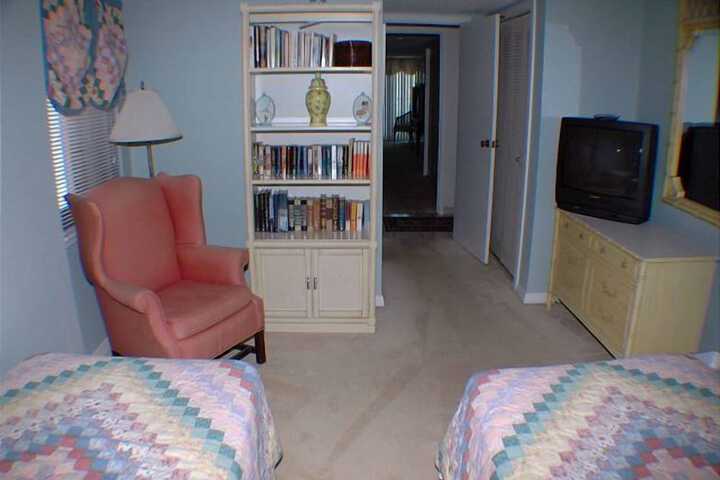 Room 12 of 138