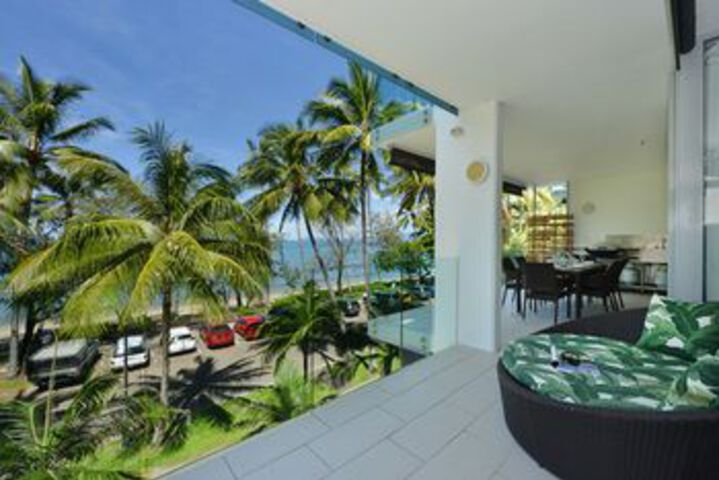 Terrace/Patio 4 of 32